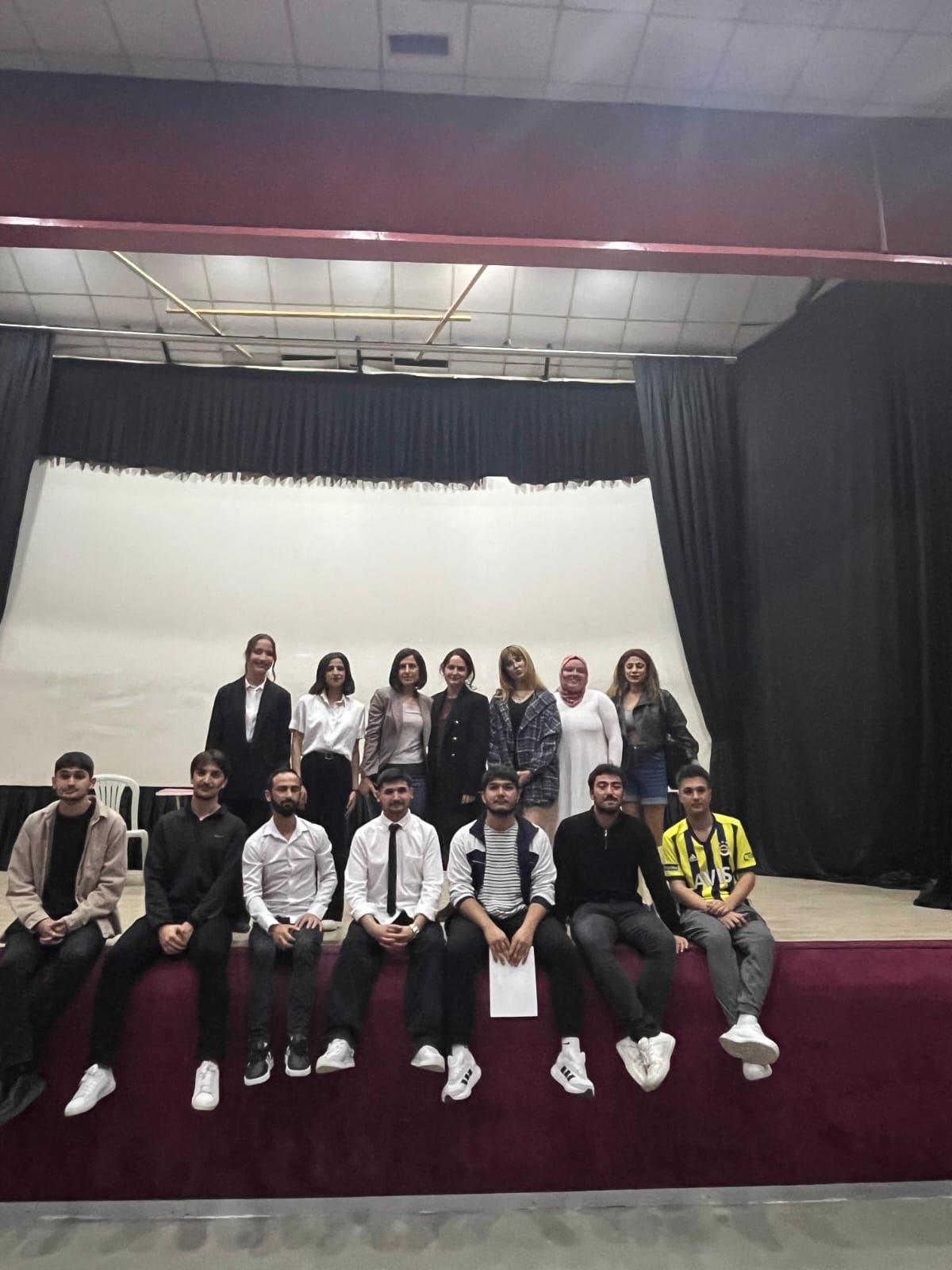 "Kadın Olabilmek" Tiyatro Etkinliği