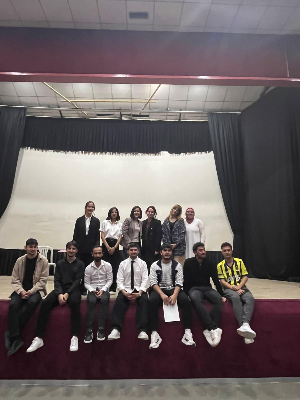 "Kadın Olabilmek" Tiyatro Etkinliği