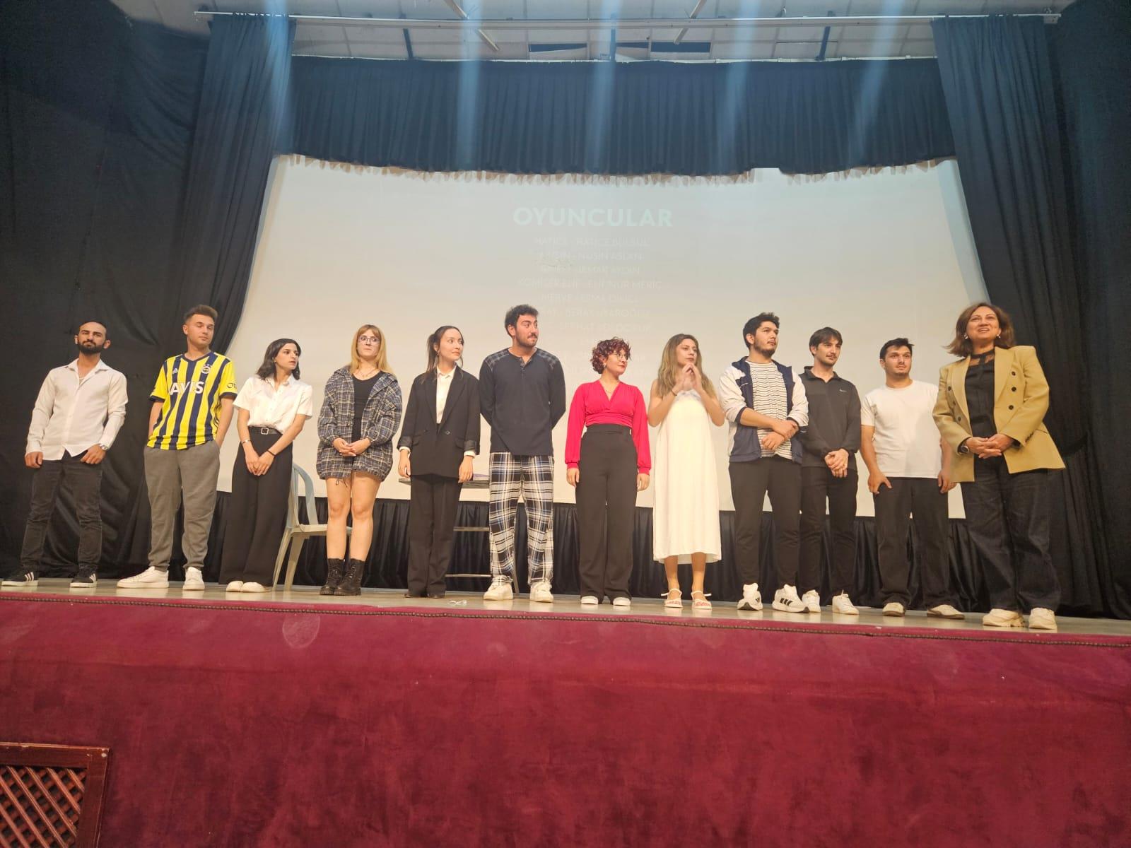 "Kadın Olabilmek" Tiyatro Etkinliği